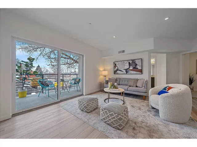 MLS: 3498870 Condo For Sale