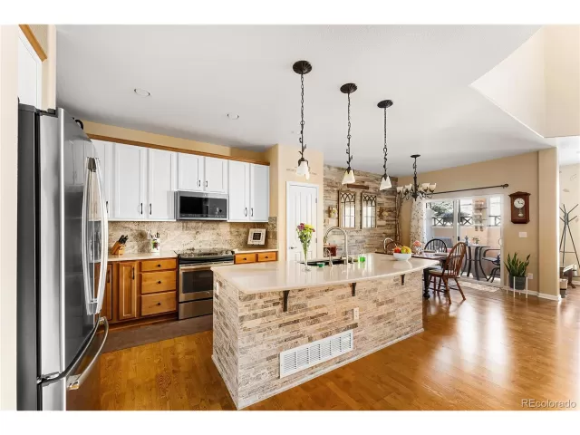 MLS: 3499518 Condo For Sale