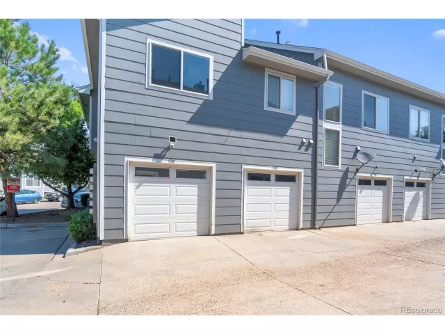 MLS: 3500256 Condo For Sale