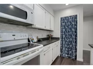 Photo #6: 3510921 Listing