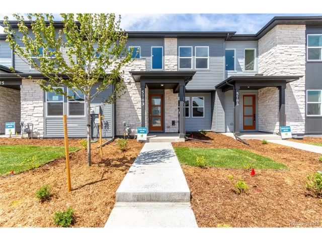 MLS: 3518001 Condo For Sale