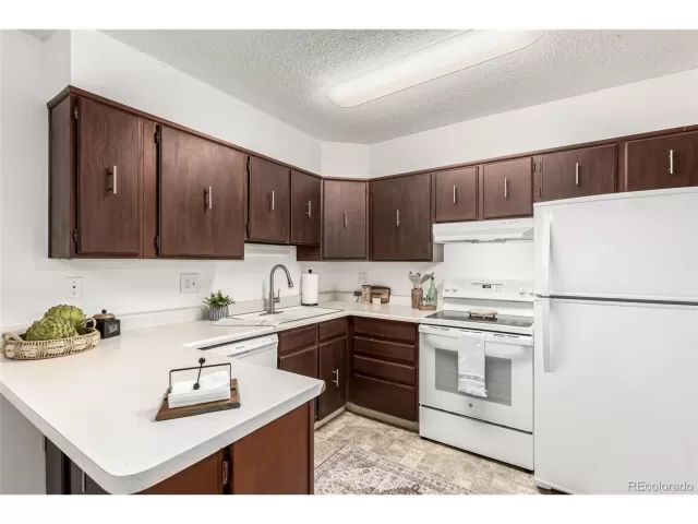 MLS: 3523902 Condo For Sale