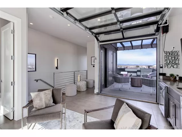 MLS: 3531721 Condo For Sale