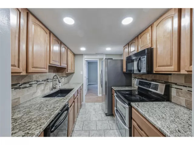 MLS: 3556397 Condo For Sale