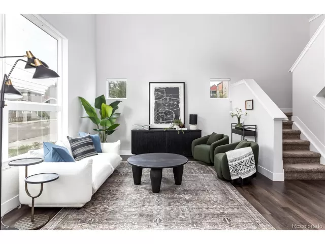 MLS: 3575962 Condo For Sale