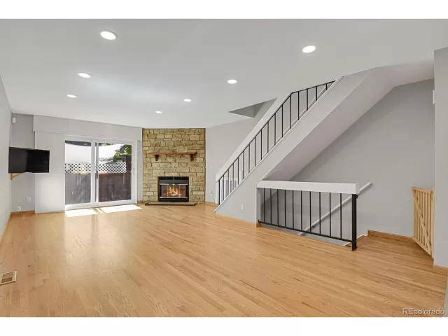 MLS: 3580065 Condo For Sale