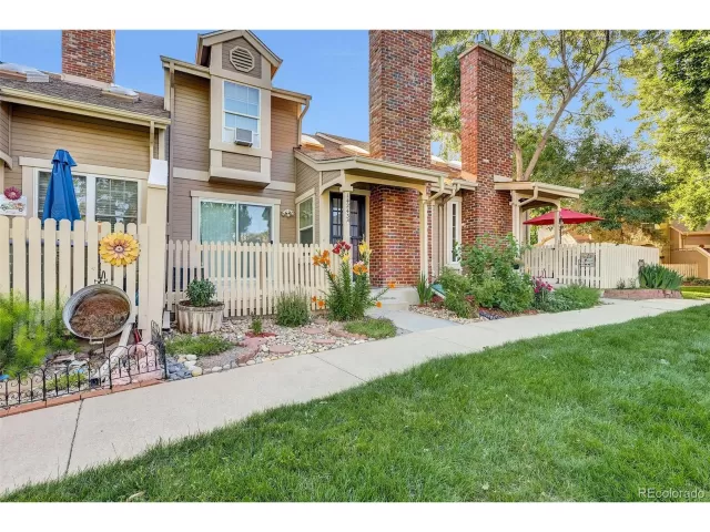 MLS: 3587625 Condo For Sale