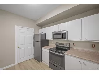 Photo #6: 3604902 Listing