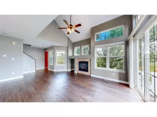 Photo #5: 3609606 Listing