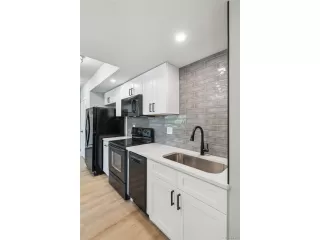 Photo #6: 3610822 Listing