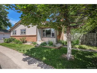 More Details about MLS # 3610903 : 64 NOME WAY A AURORA CO 80012