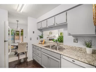 Photo #6: 3610903 Listing