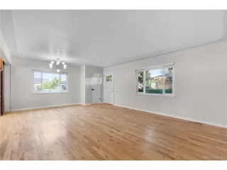 Photo #4: 3619926 Listing