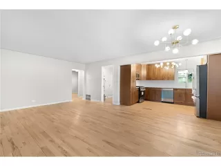 Photo #5: 3619926 Listing