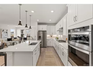 Photo #4: 3635936 Listing
