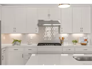 Photo #5: 3635936 Listing