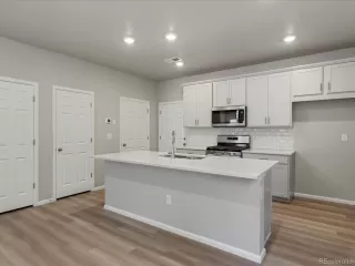 Photo #6: 3645966 Listing