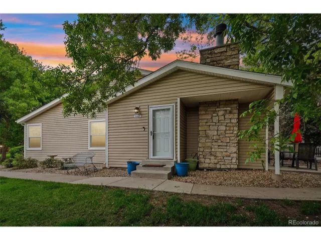 MLS: 3658139 Condo For Sale