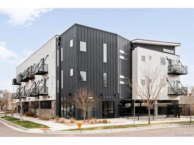 MLS: 3662057 Condo For Sale