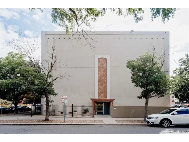 MLS: 3669770 Condo For Sale