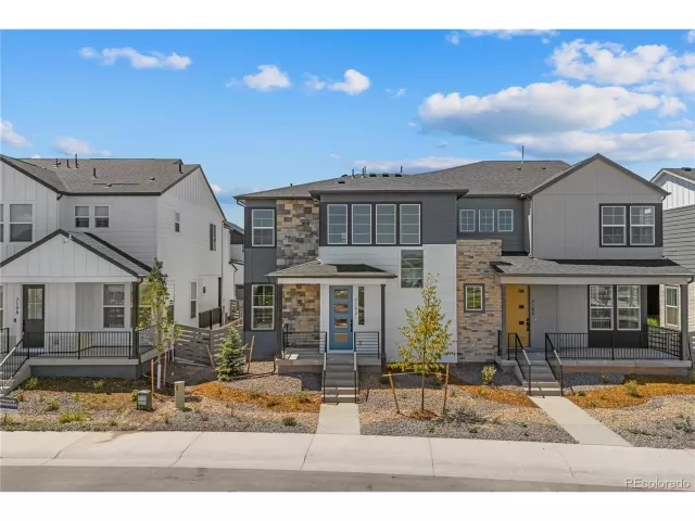 MLS: 3675326 Condo For Sale