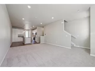 Photo #6: 3685993 Listing