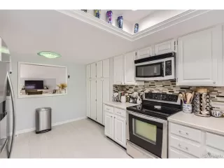 Photo #6: 3686833 Listing