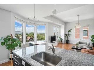 Photo #2: 3691866 Listing 