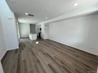 Photo #3: 3704494 Listing