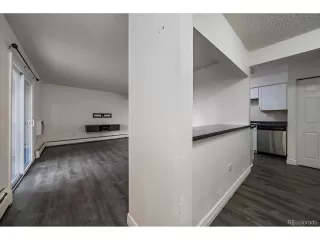 Photo #5: 3713601 Listing