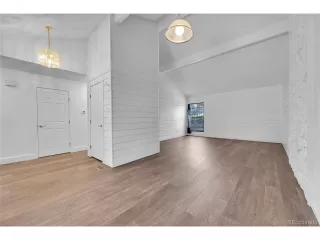 Photo #5: 3719869 Listing