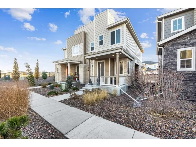 MLS: 3722913 Condo For Sale