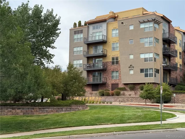 MLS: 3724289 Condo For Sale