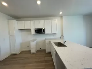 Photo #2: 3732221 Listing