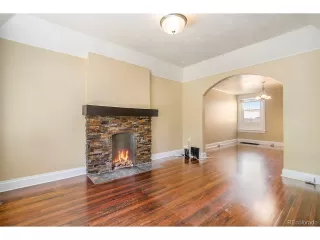 Photo #6: 3747200 Listing