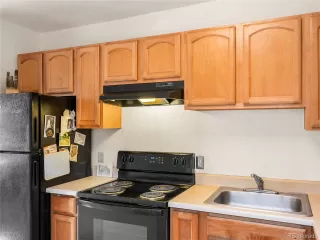 Photo #6: 3747395 Listing