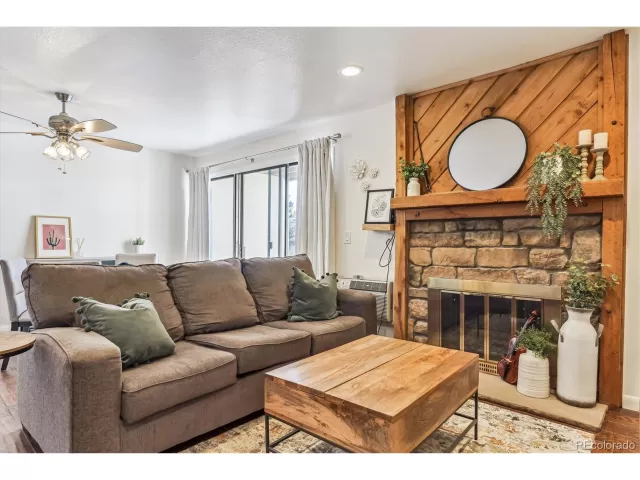 MLS: 3748787 Condo For Sale