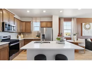 Photo #6: 3750903 Listing