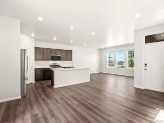 Photo #2: 3755384 Listing