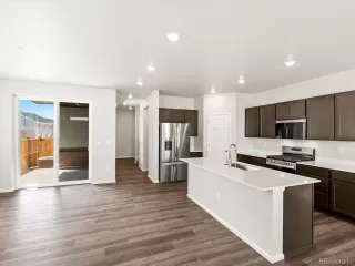 Photo #4: 3755384 Listing