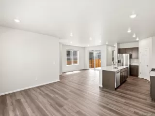 Photo #5: 3755384 Listing