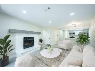 More Details about MLS # 3756611 : 16153 E ALASKA PL 7 AURORA CO 80017