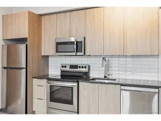 Photo #5: 3765400 Listing