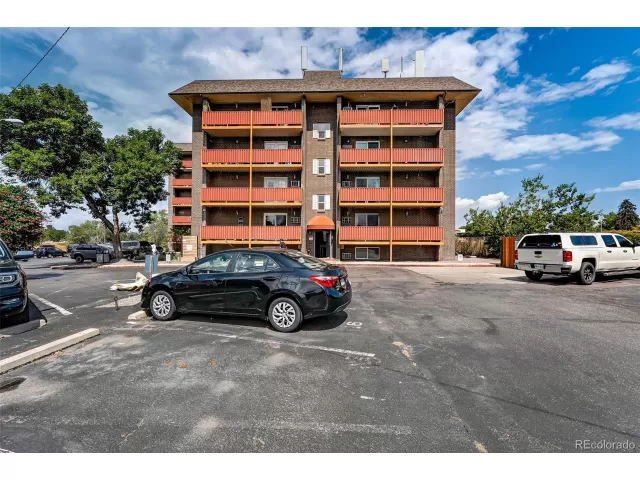 MLS: 3773923 Condo For Sale