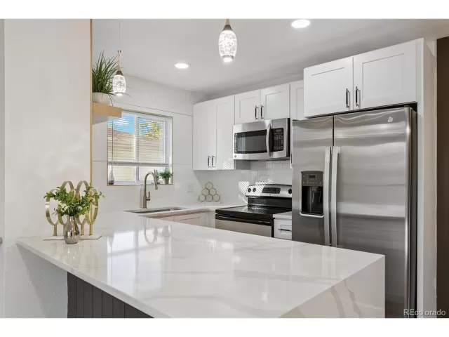 MLS: 3774478 Condo For Sale