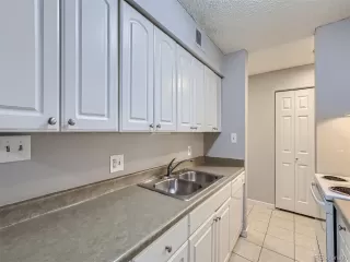 Photo #5: 3789840 Listing 