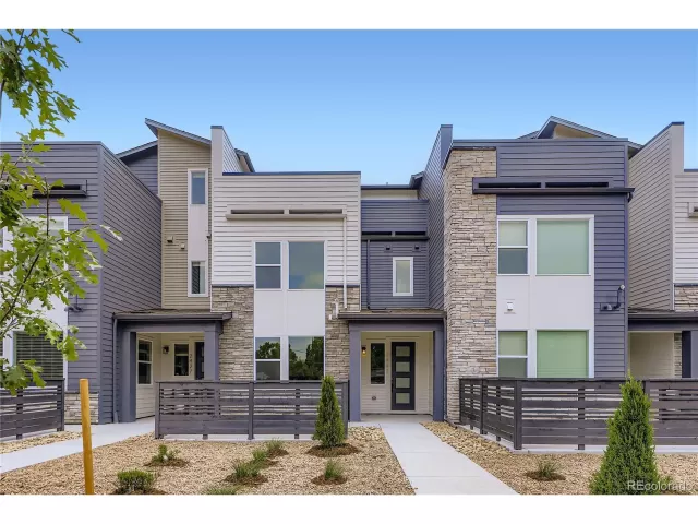 MLS: 3790931 Condo For Sale