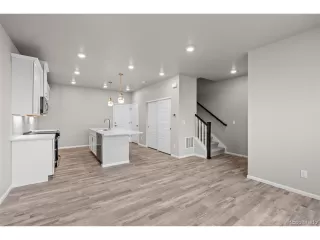 Photo #5: 3791695 Listing