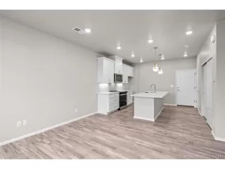 Photo #6: 3791695 Listing