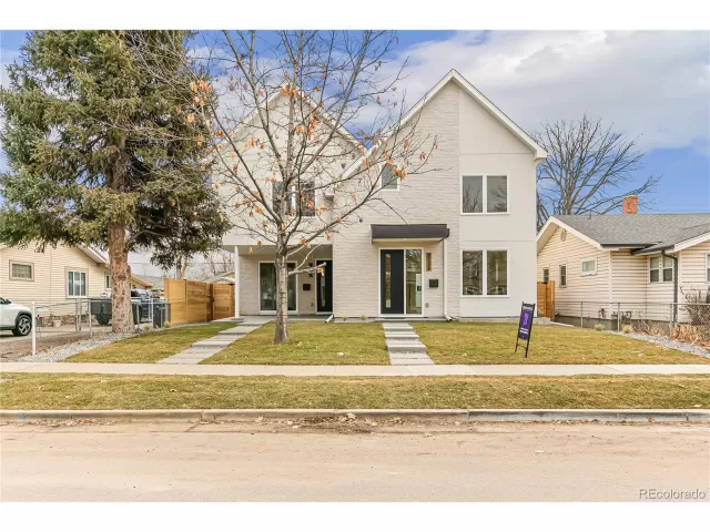 MLS: 3805919 Condo For Sale